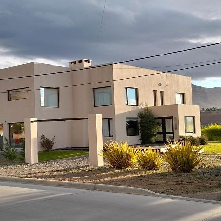 Casa Luminosa Con Parque Y Vista Espectacular Apartment El Calafate Ngoại thất bức ảnh