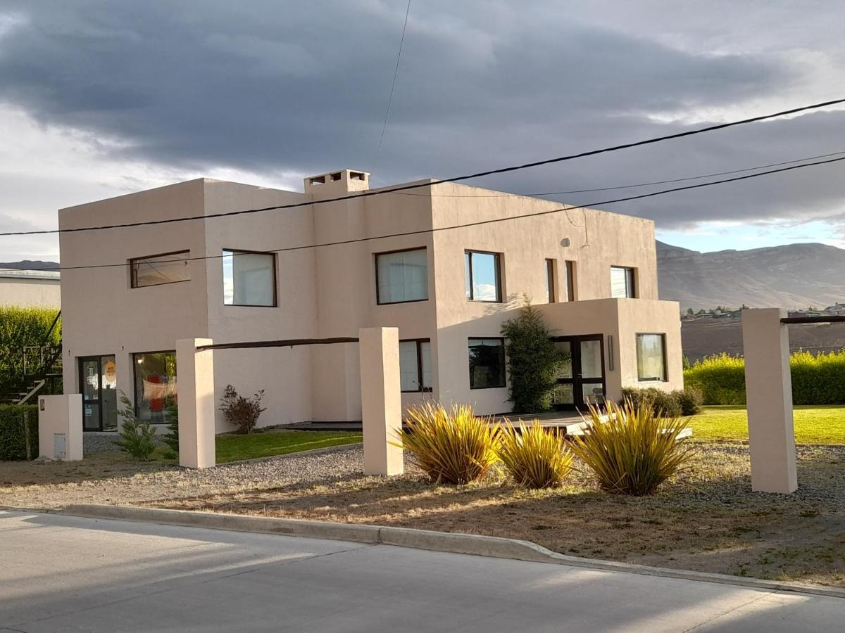 Casa Luminosa Con Parque Y Vista Espectacular Apartment El Calafate Ngoại thất bức ảnh